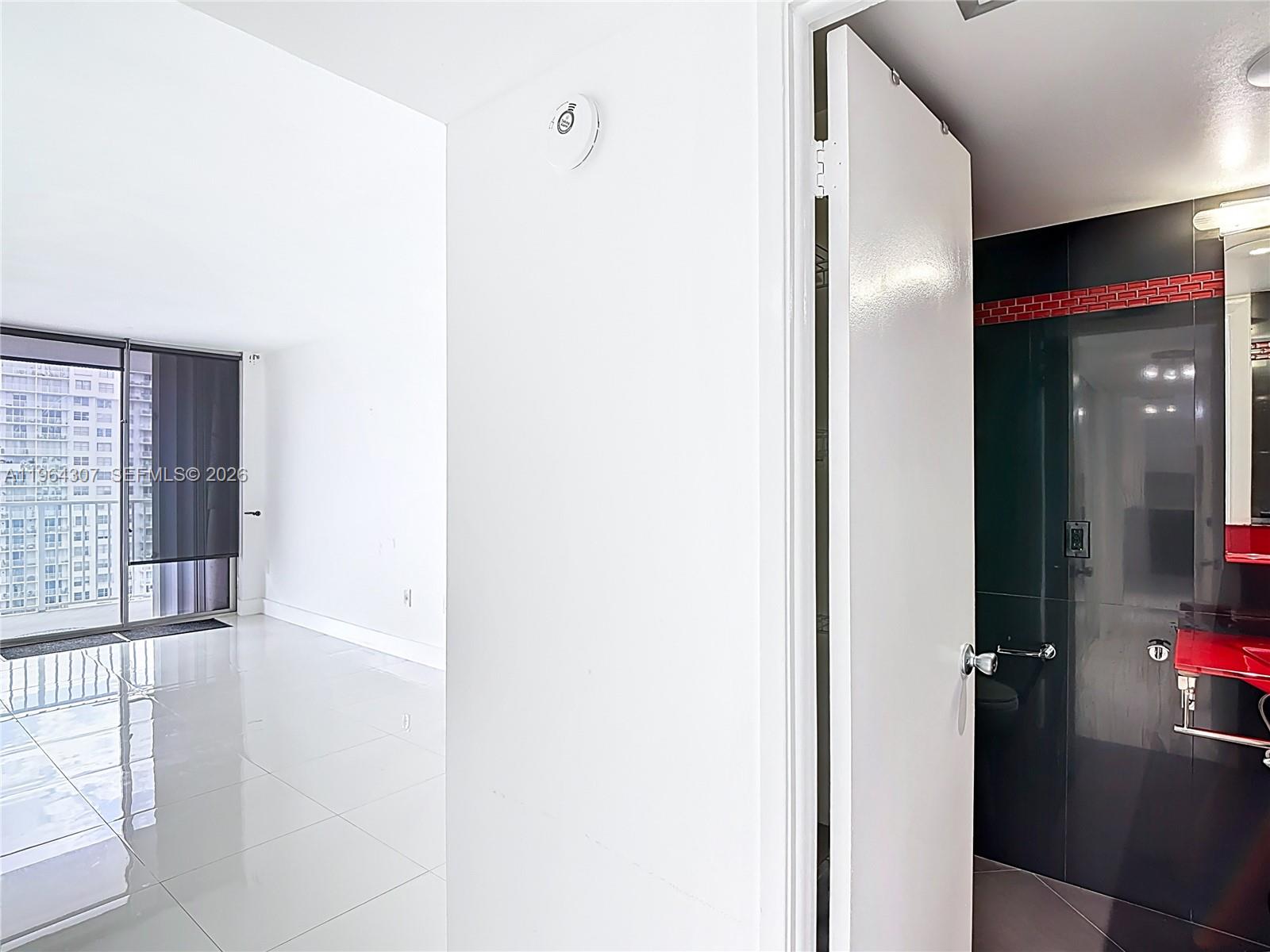 ADMIRALS PORT CONDO-EAST - Residential