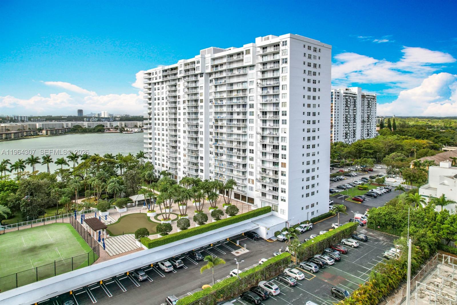 ADMIRALS PORT CONDO-EAST - Residential
