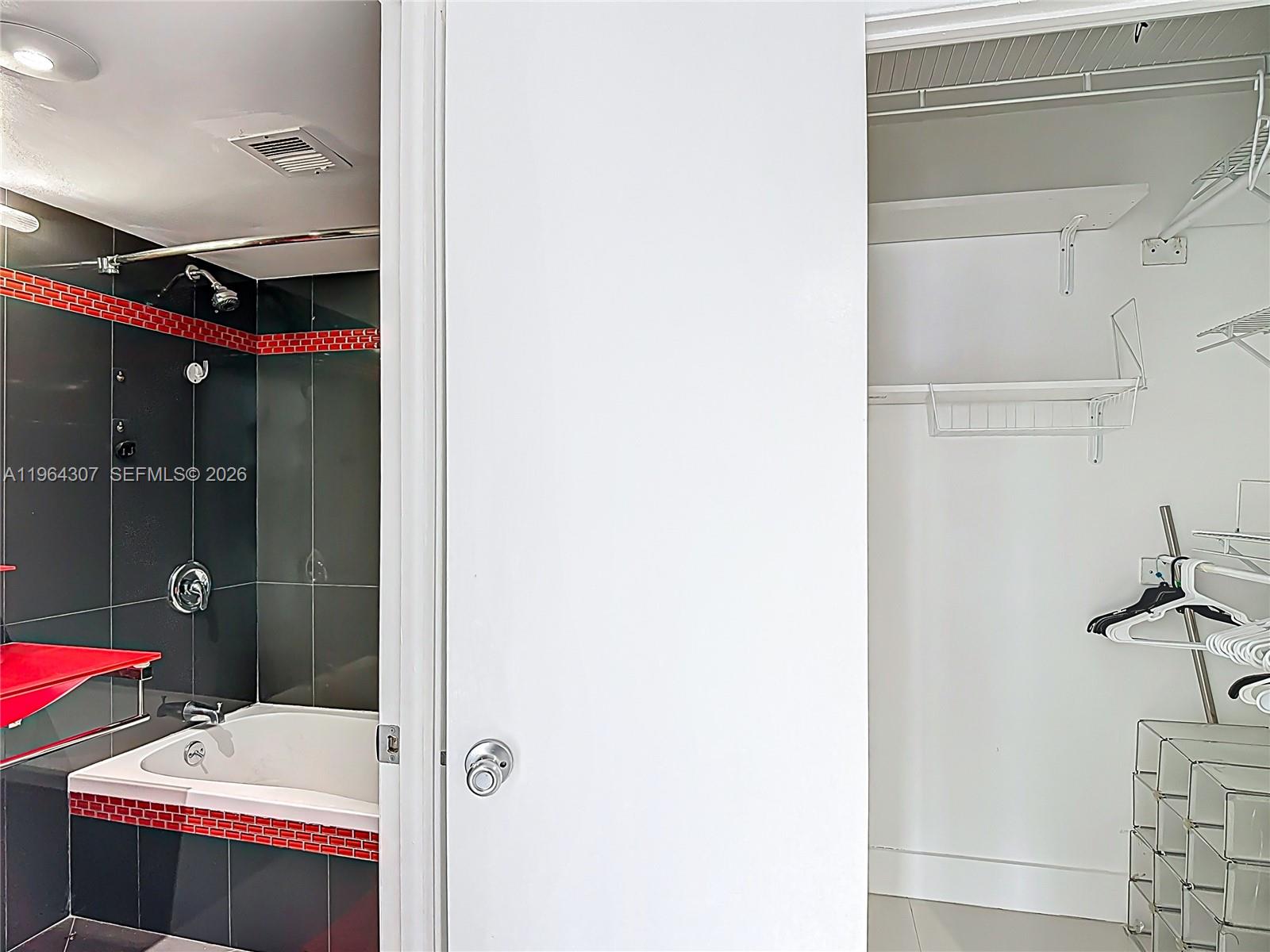 ADMIRALS PORT CONDO-EAST - Residential