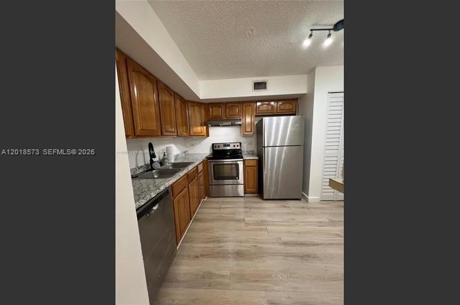 LAKEWOOD AT EMERALD HILLS - Residential Lease