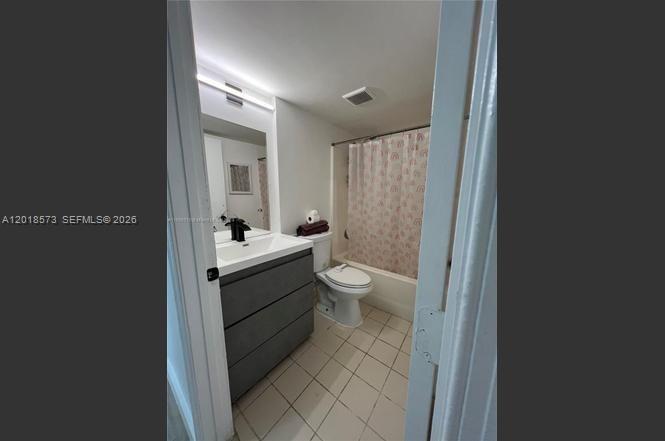 LAKEWOOD AT EMERALD HILLS - Residential Lease