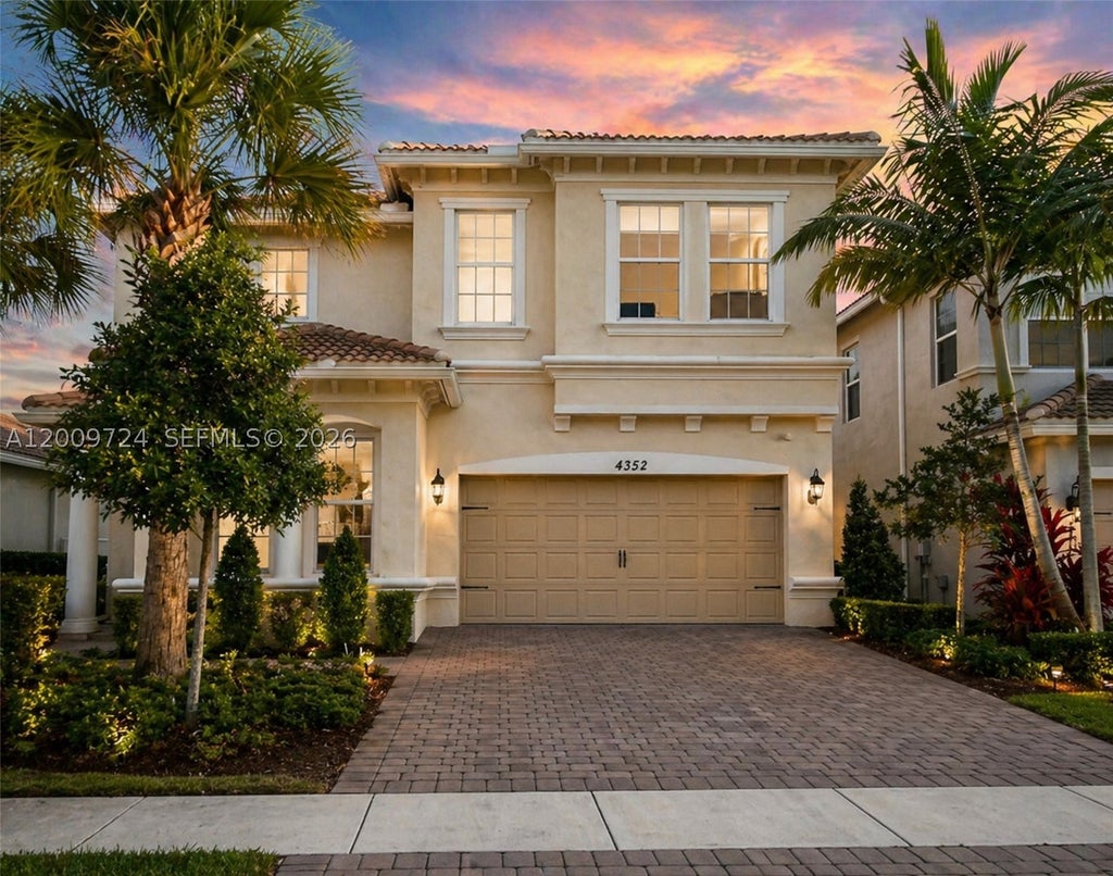 Photo of 4352 Large Leaf Ln, Hollywood, FL 33021 (MLS # A12009724)