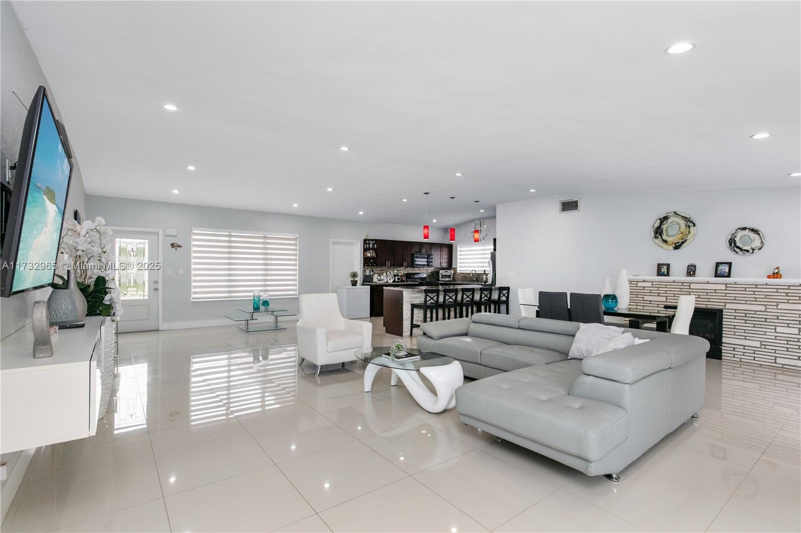 9485 Thanksgiving Dr