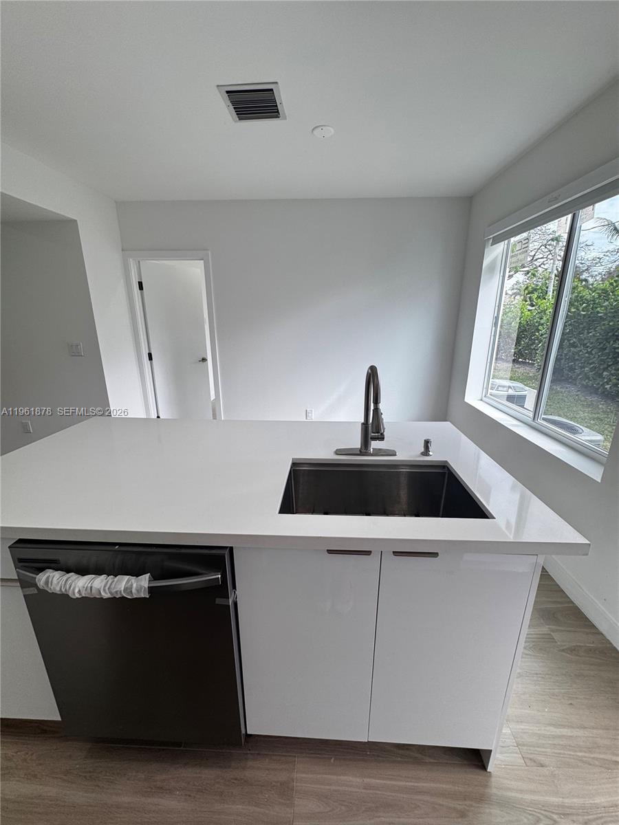 2855 Royal Palm Ave 2