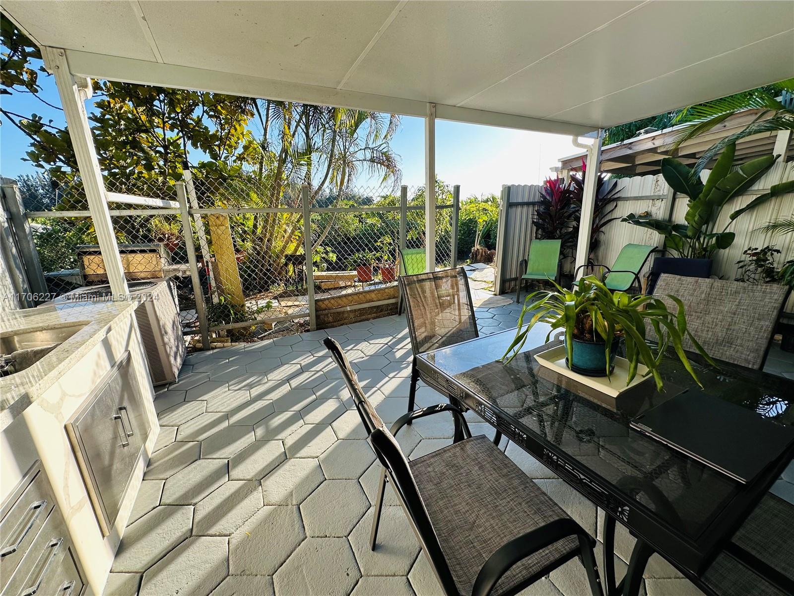 OLD BISCAYNE VILLAS CONDO - Residential