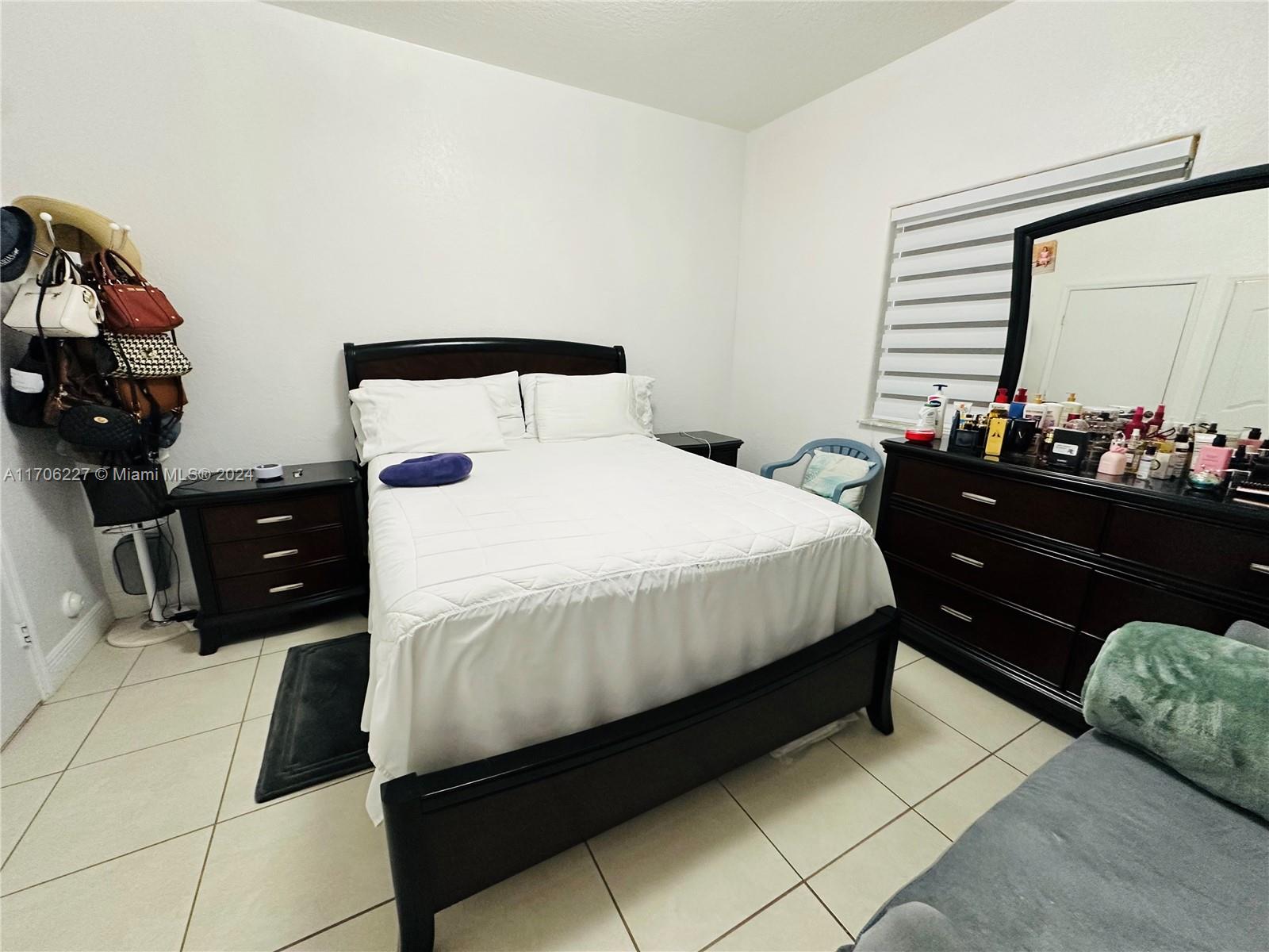 OLD BISCAYNE VILLAS CONDO - Residential