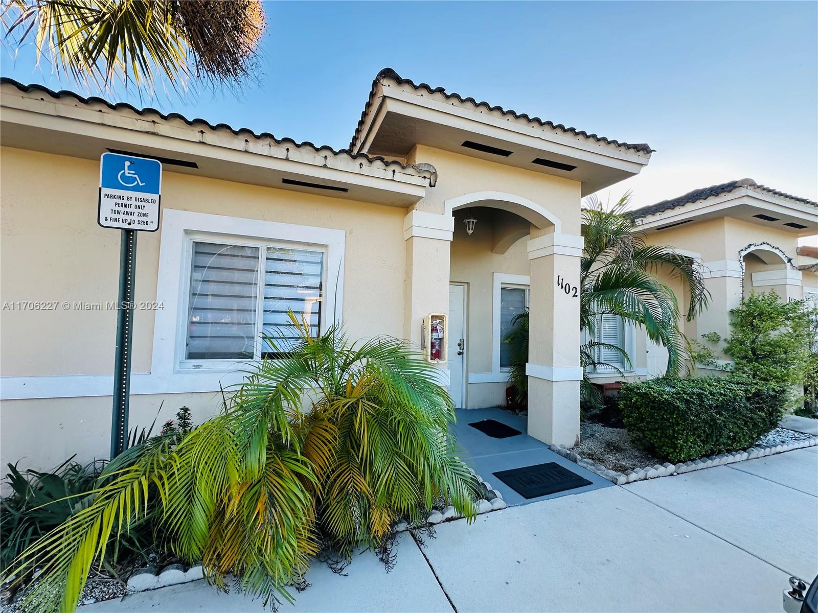 OLD BISCAYNE VILLAS CONDO - Residential