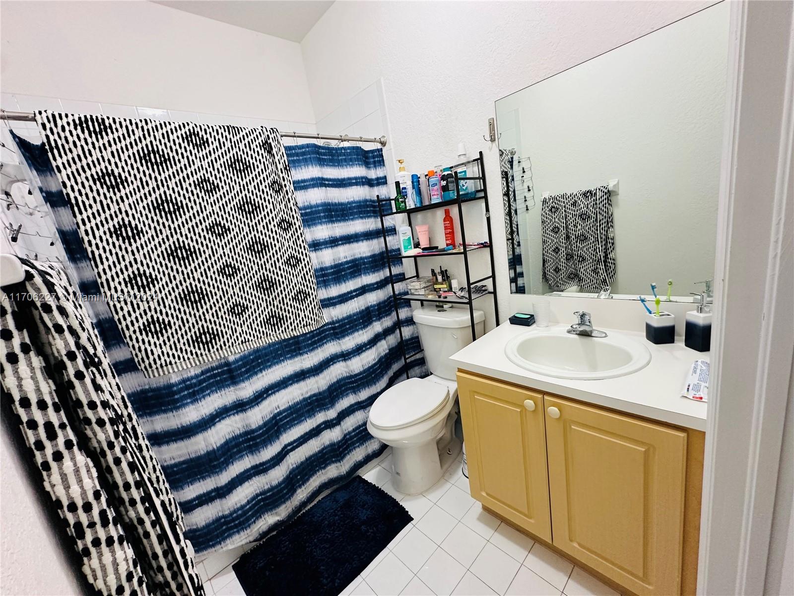 OLD BISCAYNE VILLAS CONDO - Residential