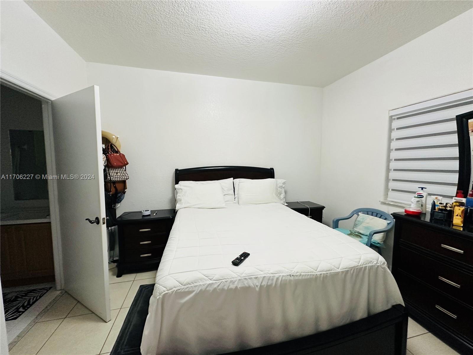 OLD BISCAYNE VILLAS CONDO - Residential