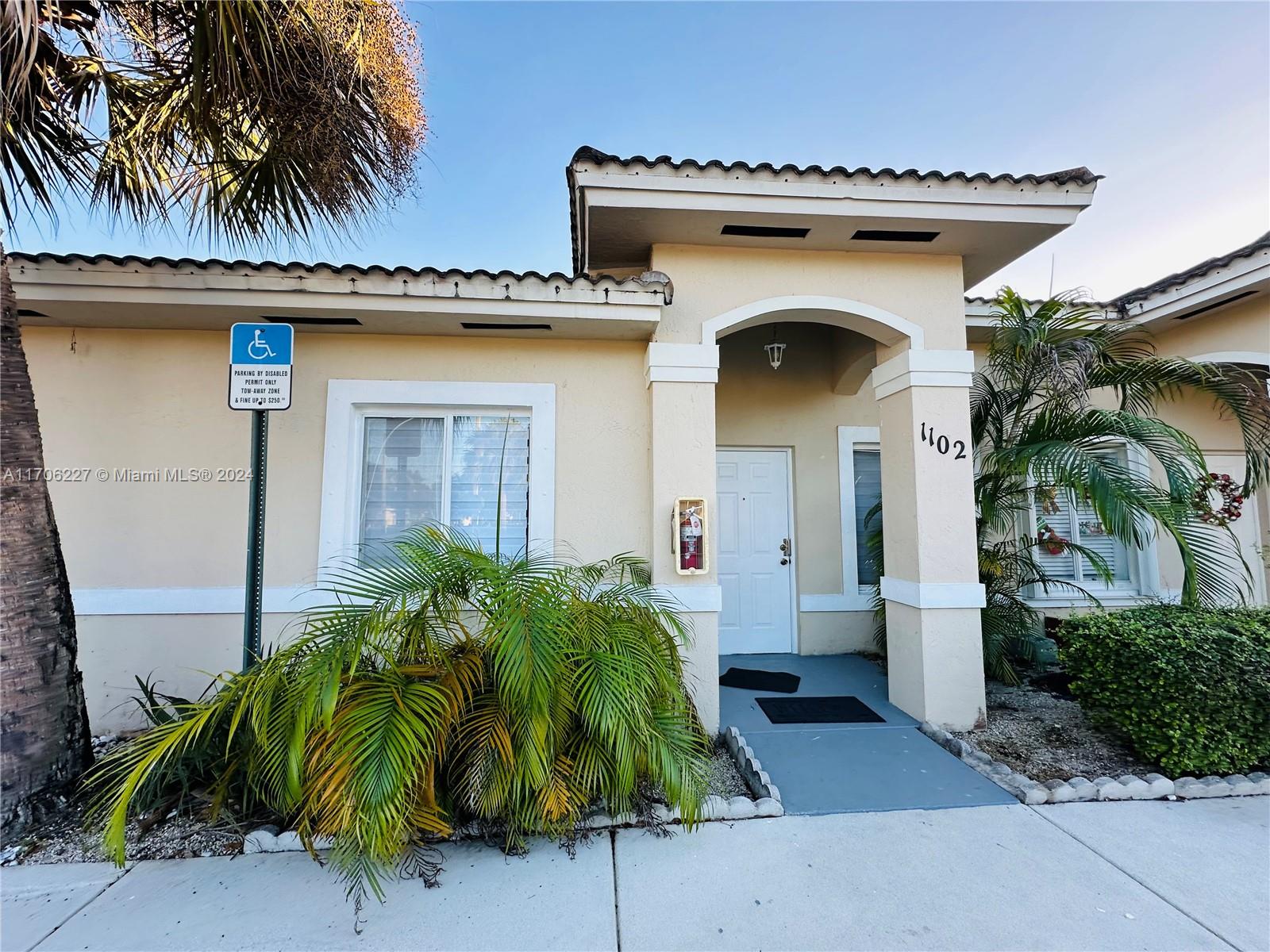 OLD BISCAYNE VILLAS CONDO - Residential