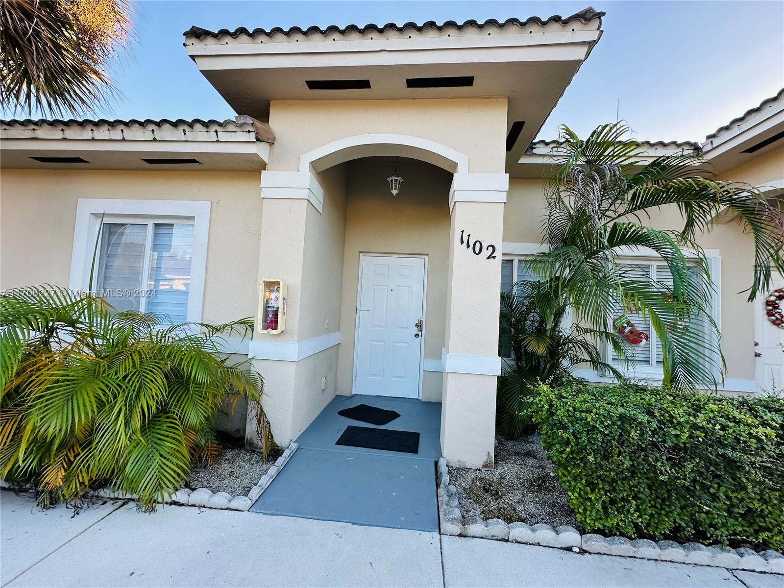 OLD BISCAYNE VILLAS CONDO - Residential