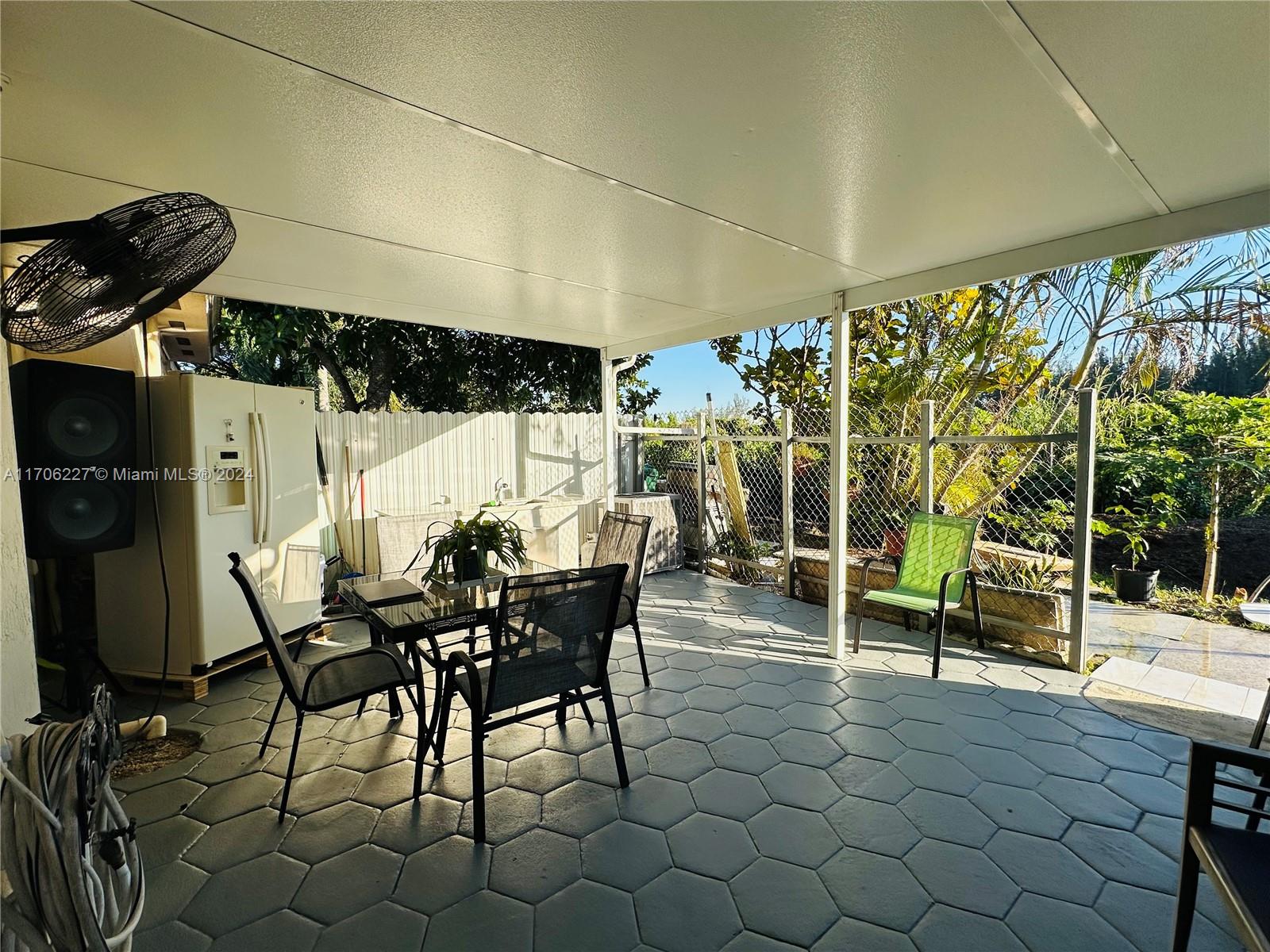 OLD BISCAYNE VILLAS CONDO - Residential