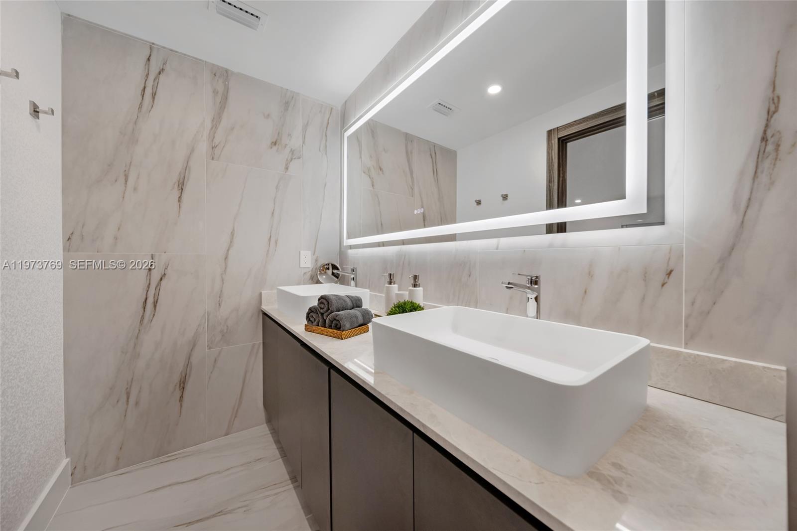 BRICKELL ESTATES - Residential