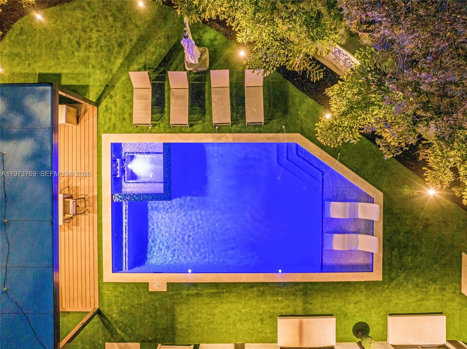 BRICKELL ESTATES - Residential