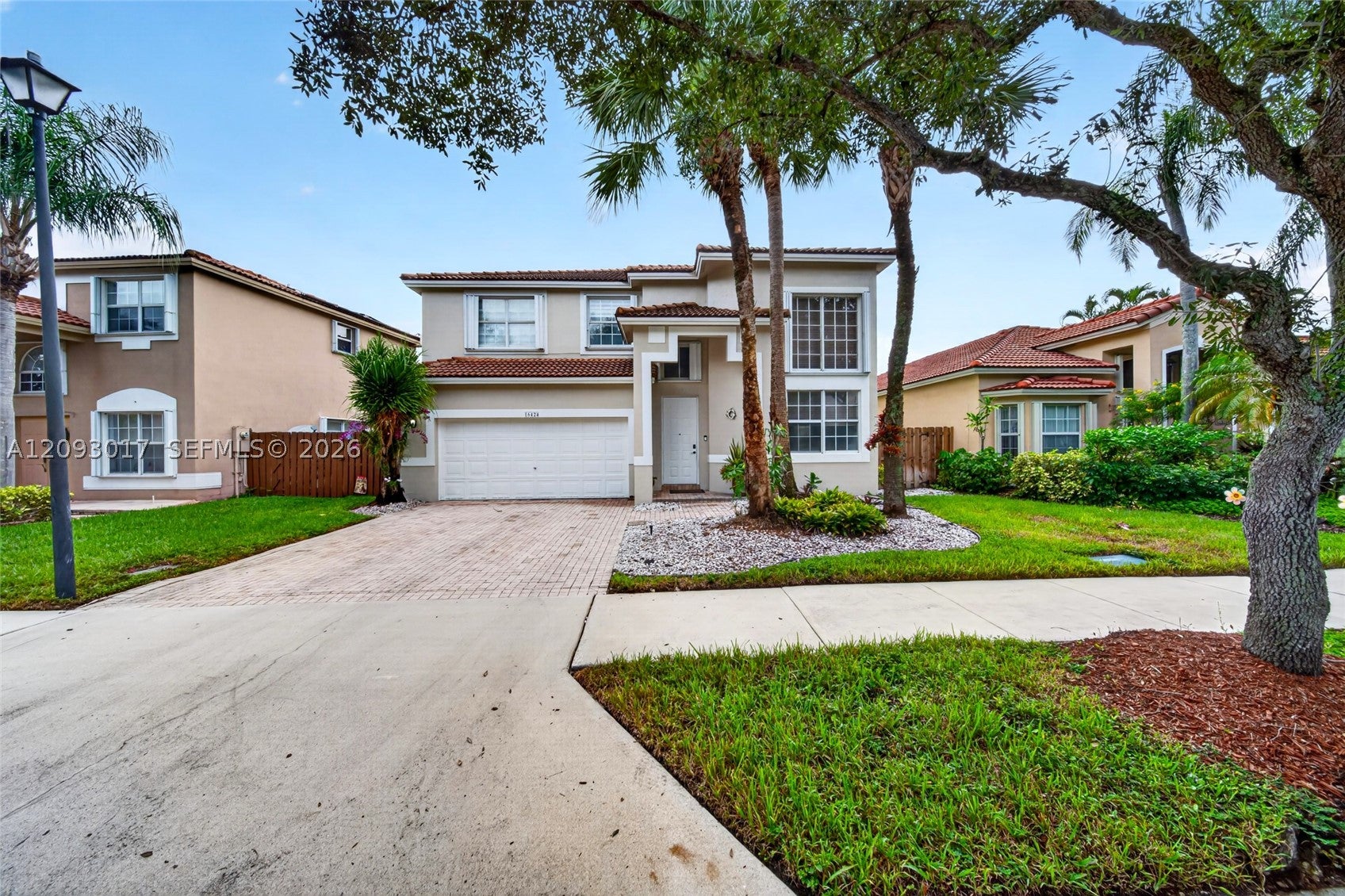 16424 Sapphire Pl