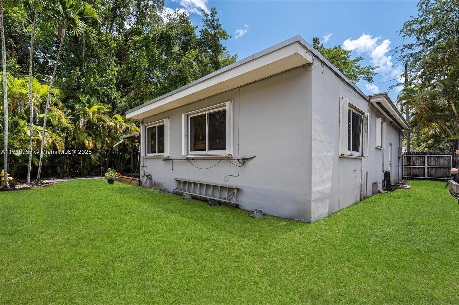 SILVER BLUFF BUSINESS CEN - Residential Lease