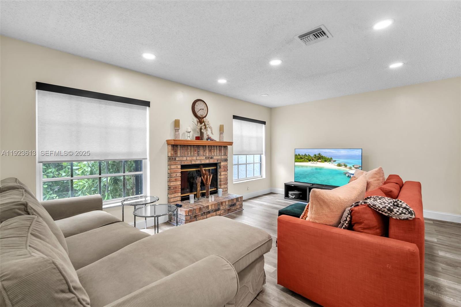 EAGLES NEST TOWNHOMES CON - Residential