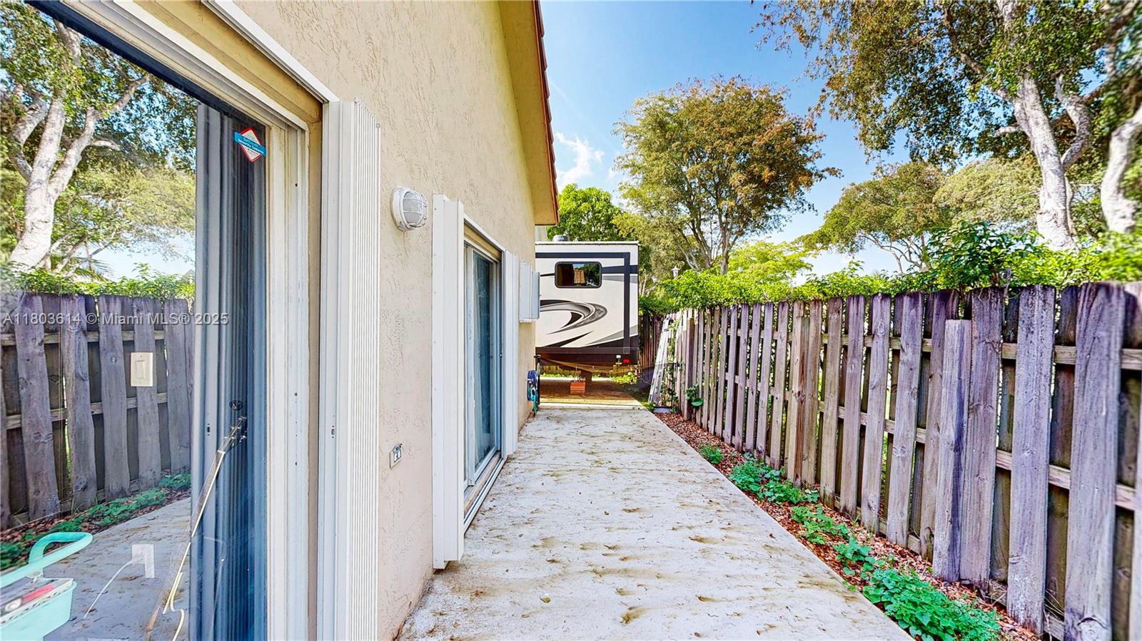 OAK CREEK - Residential