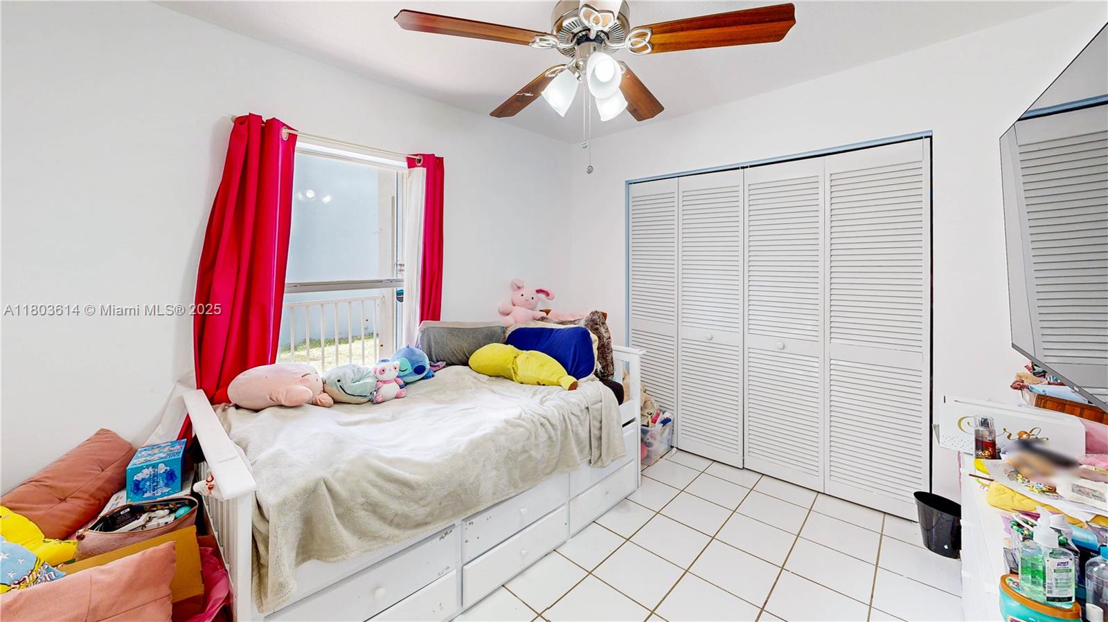 OAK CREEK - Residential