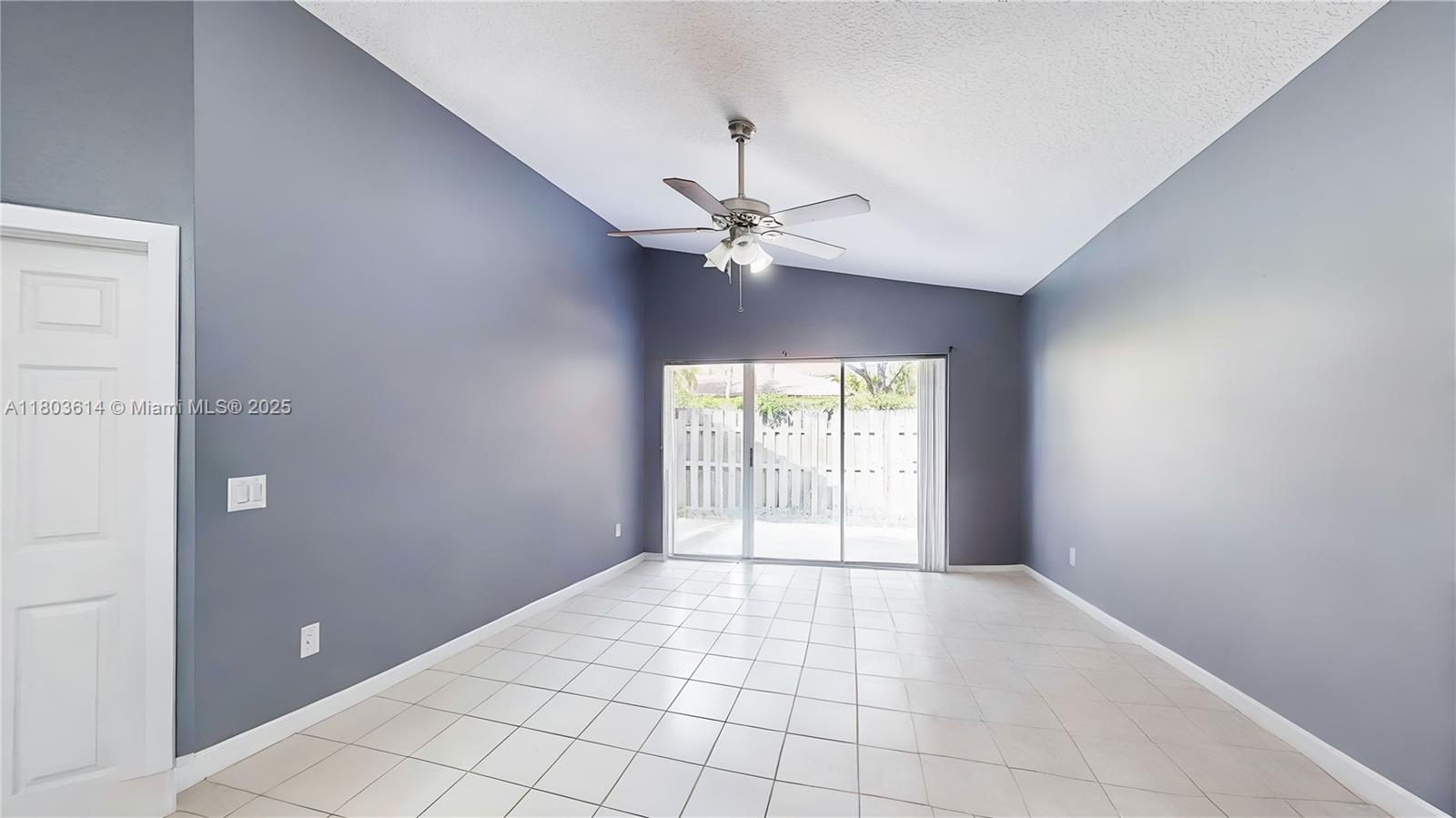 OAK CREEK - Residential