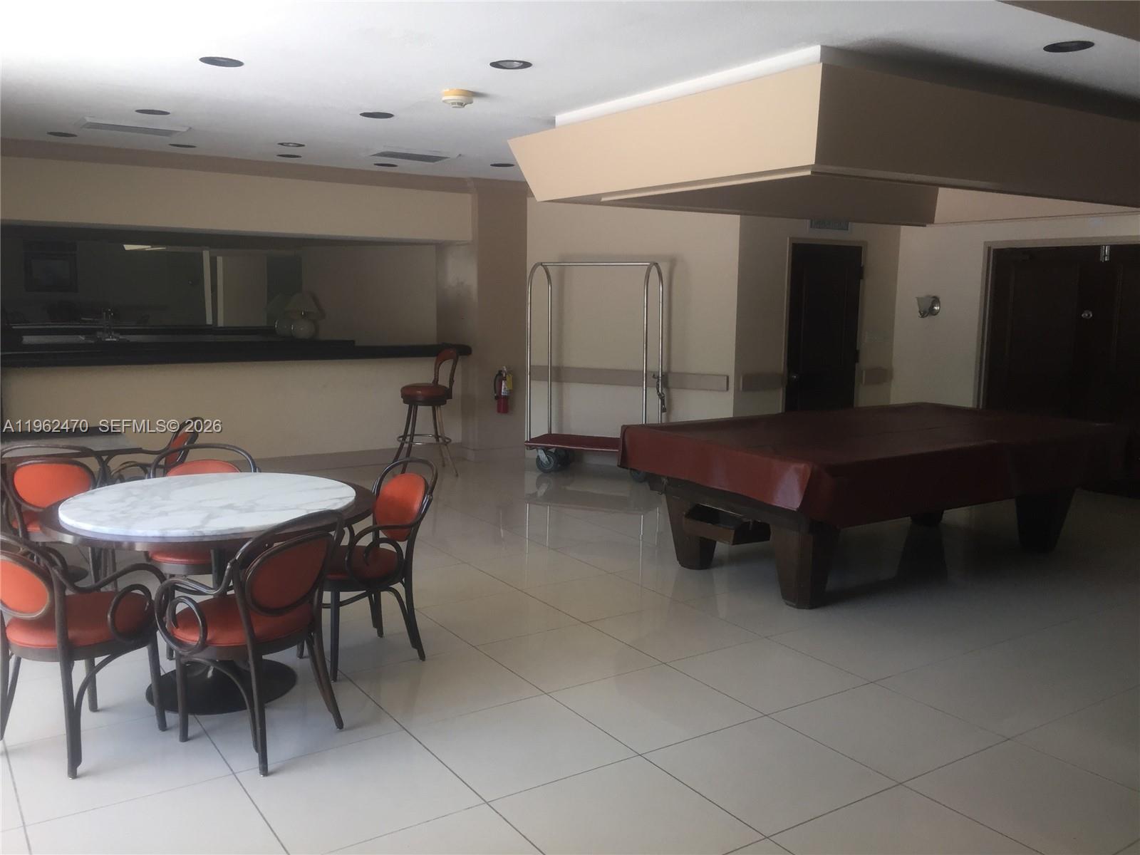 WILSHIRE CONDO - Residential