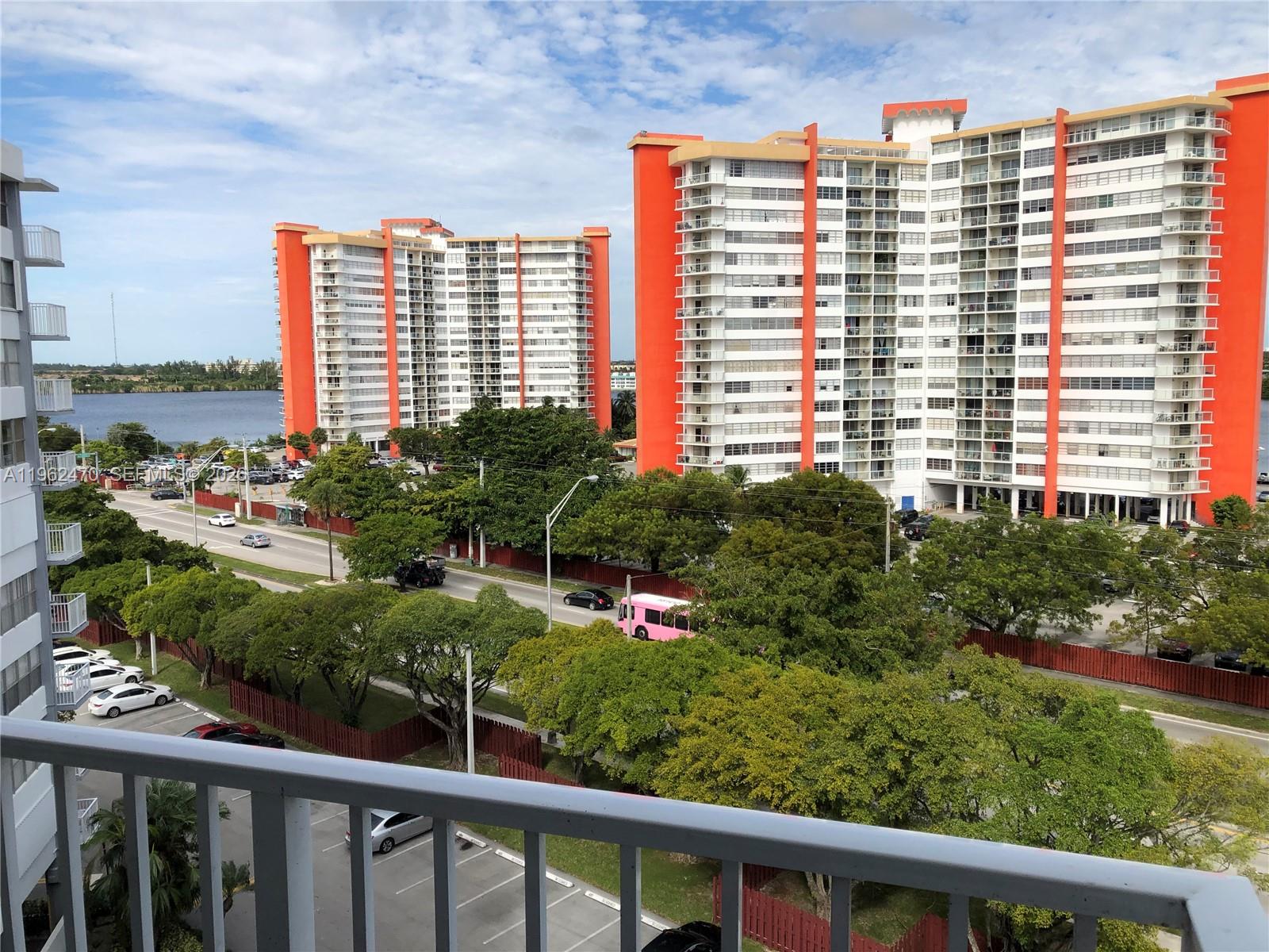 WILSHIRE CONDO - Residential