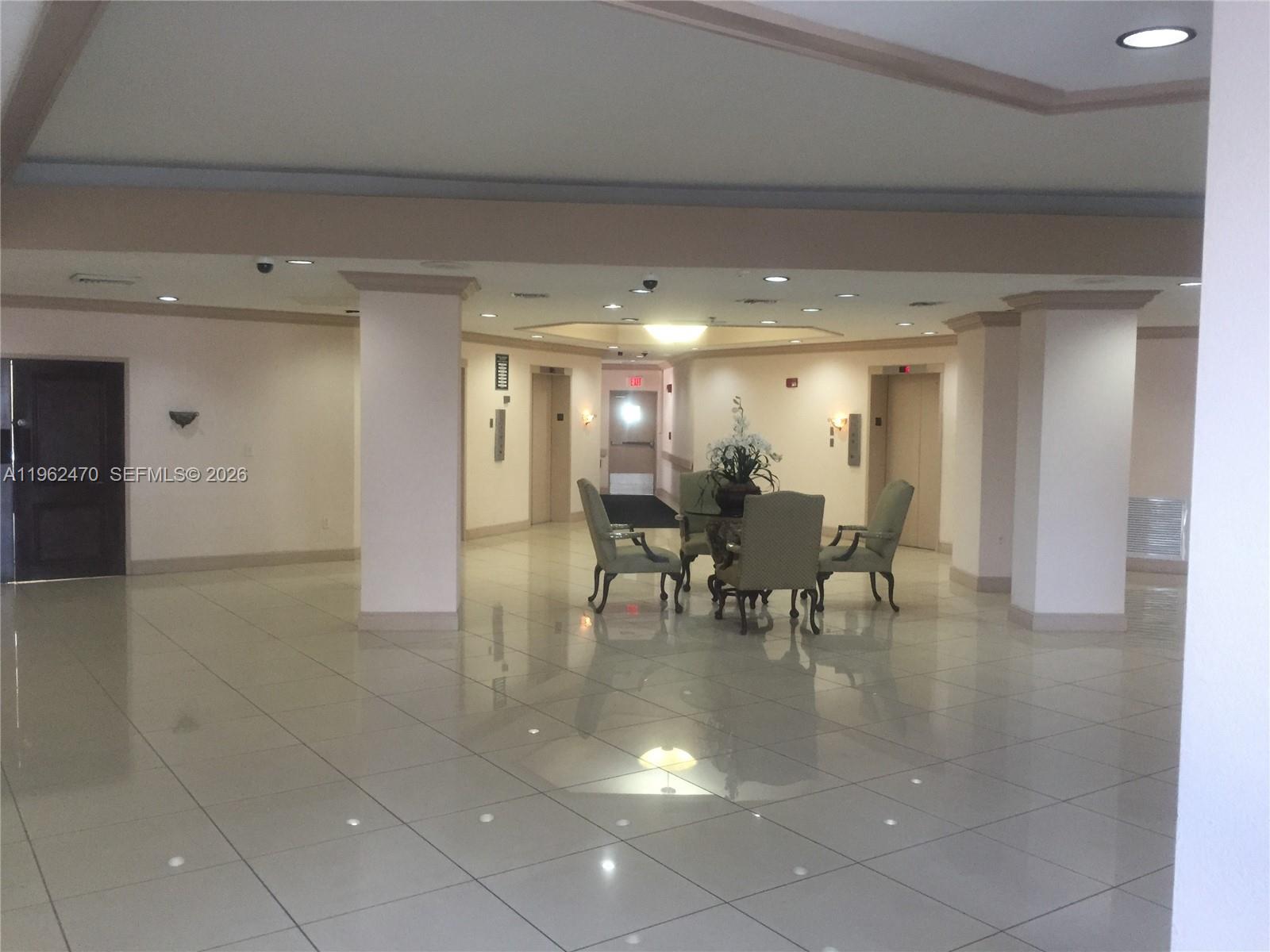 WILSHIRE CONDO - Residential