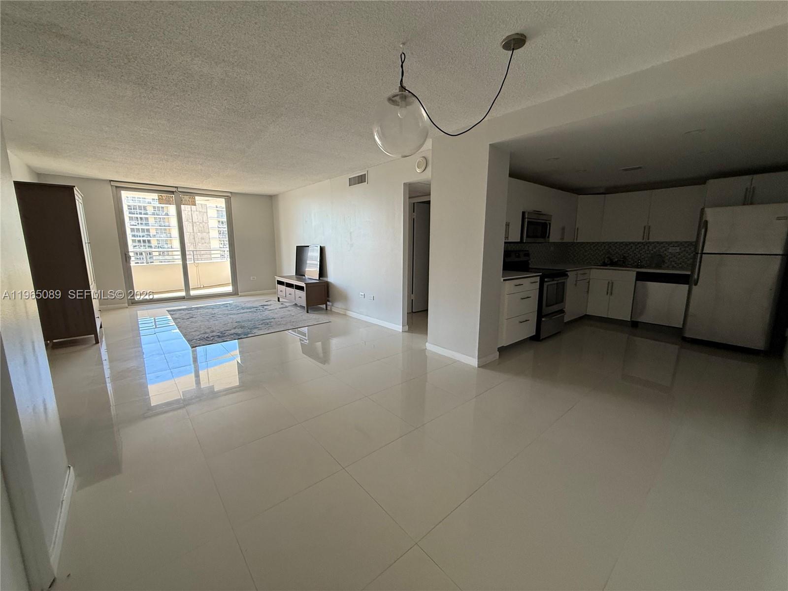 5555 Collins Ave 12Z