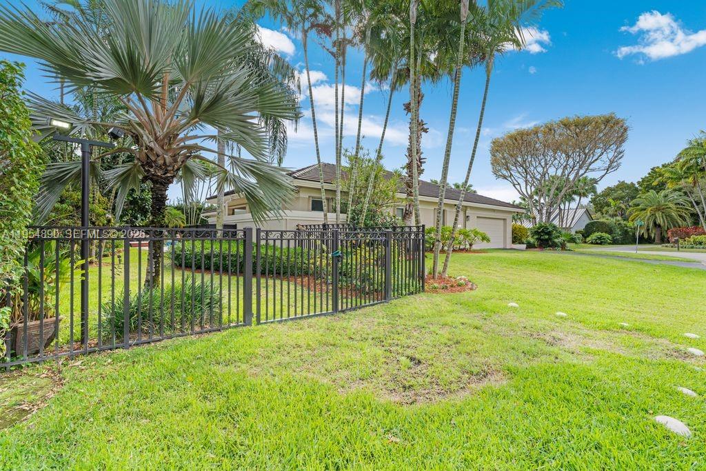 PINE NEEDLE MANORS 1ST AD - Residential