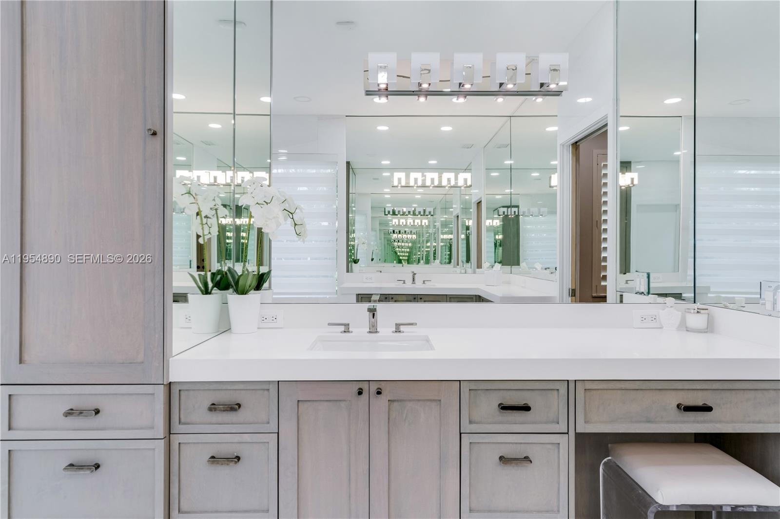 PINE NEEDLE MANORS 1ST AD - Residential