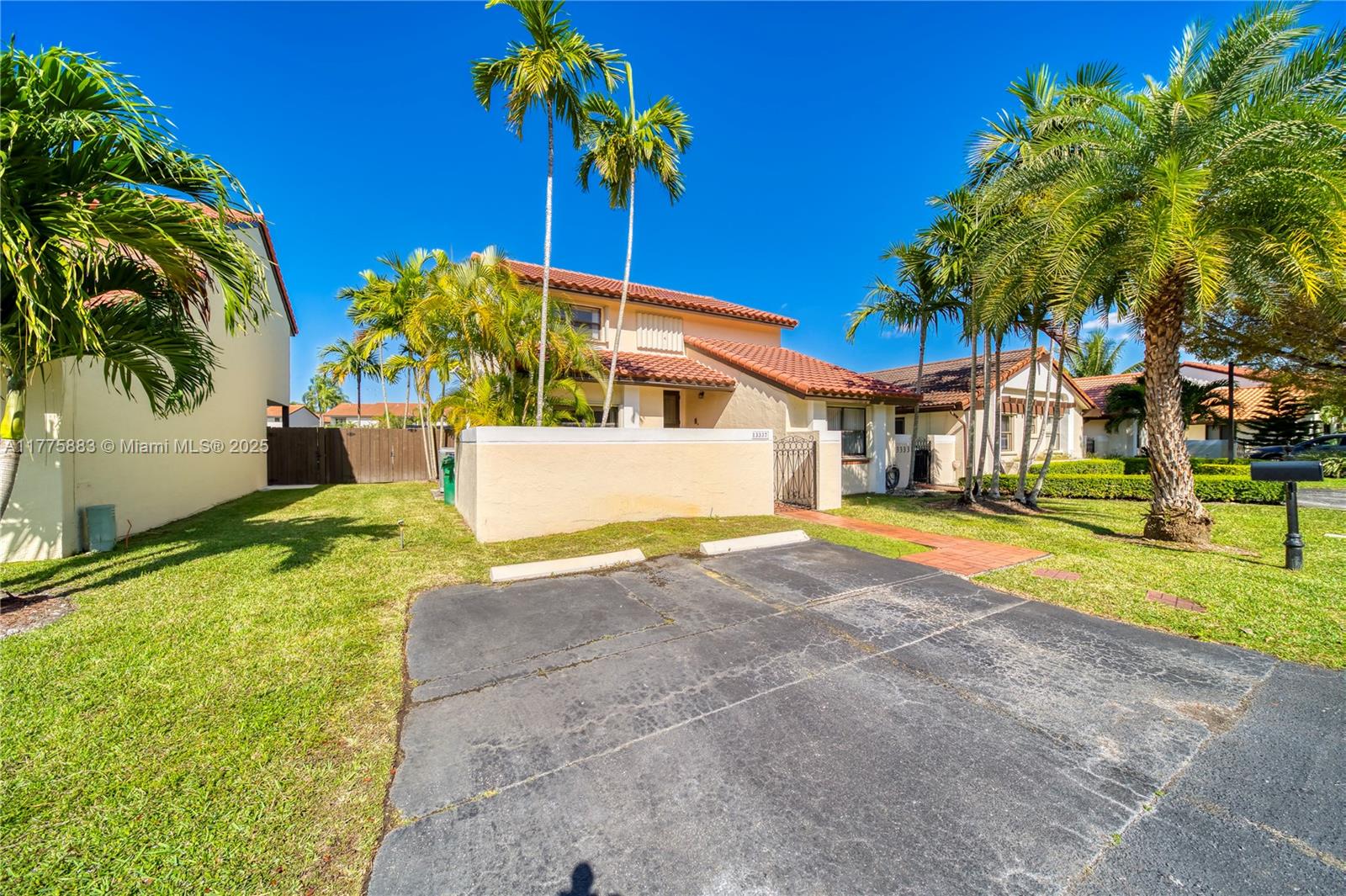 ARBORGATE PATIO HOMES - Residential Lease