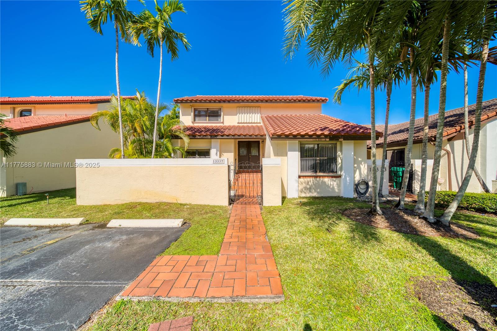 Rental Property at 13337 Sw 64th Ln, Miami, Broward County, Florida - Bedrooms: 4 
Bathrooms: 3  - $3,700 MO.