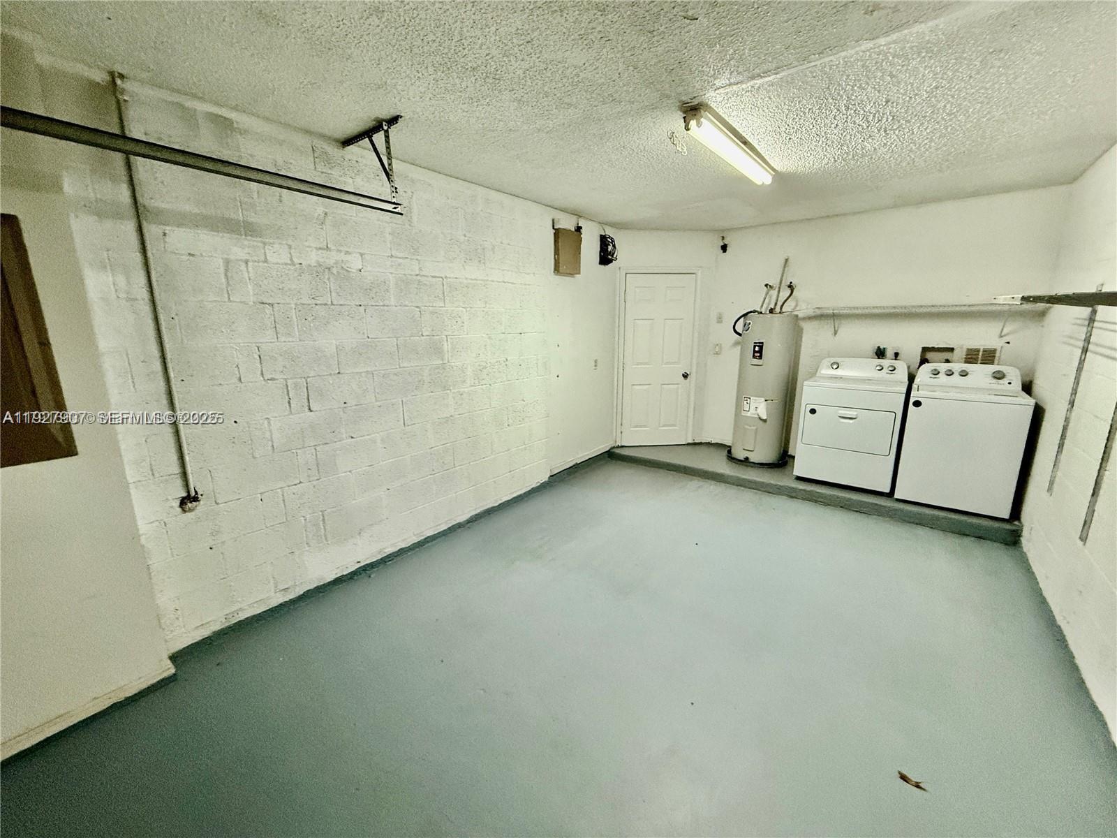 PALMBROOKE TOWNHOMES - Residential Lease