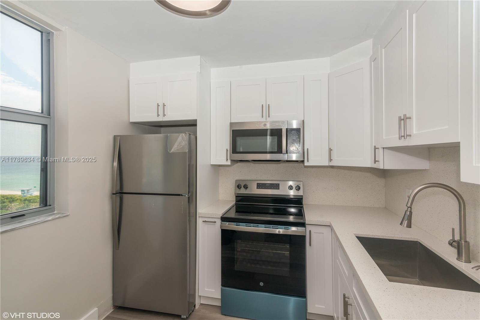 9225 Collins Ave 907