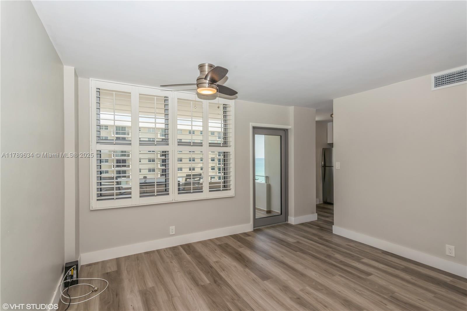 9225 Collins Ave 907