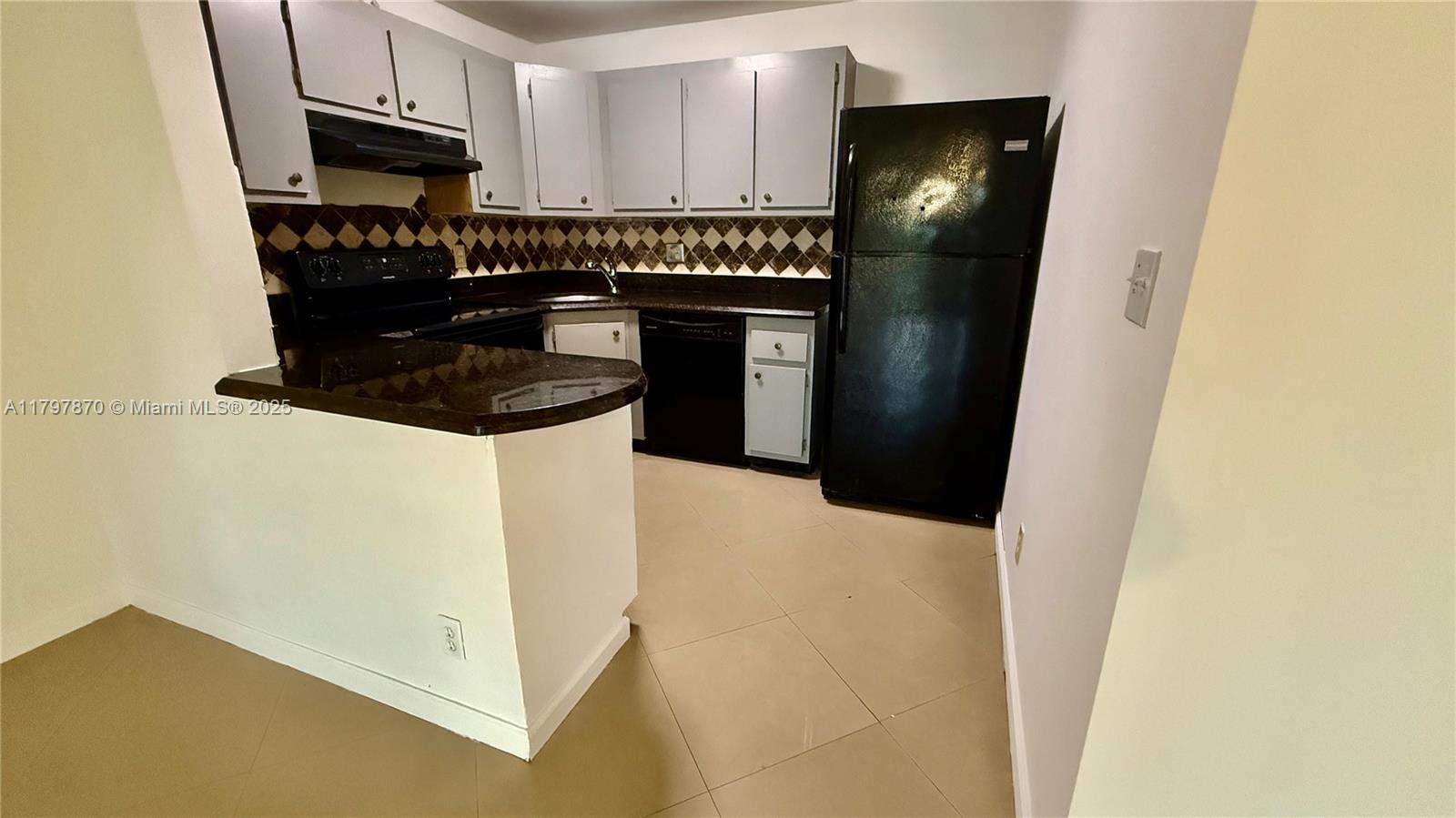 PALM CLUB WEST VILLAGE 1 - Residential