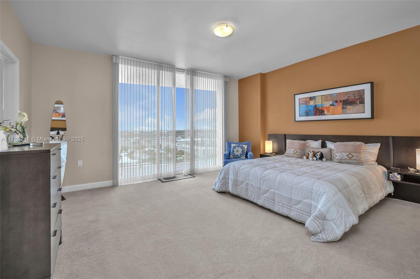 LUNA OCEAN RESIDENCES CON - Residential