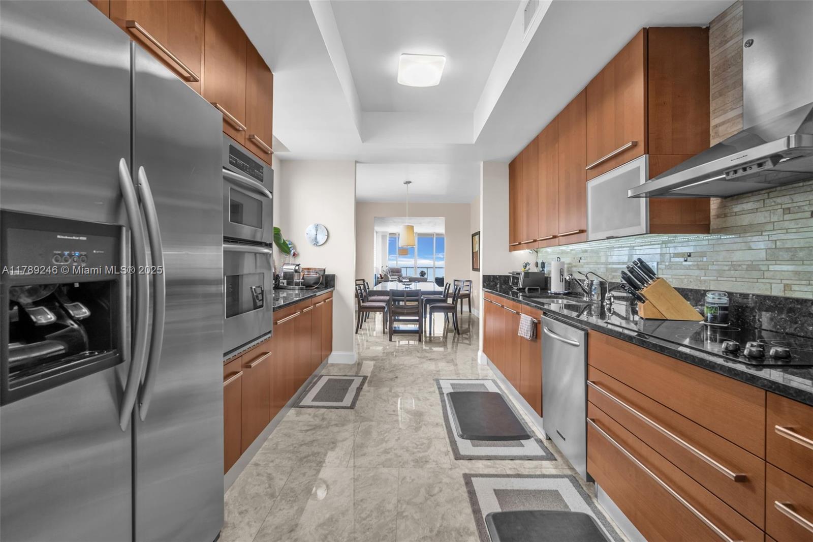 LUNA OCEAN RESIDENCES CON - Residential