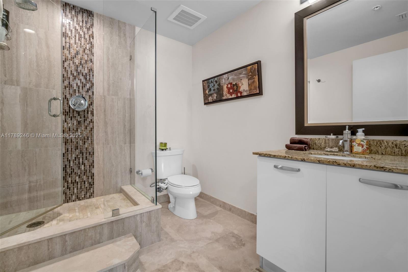 LUNA OCEAN RESIDENCES CON - Residential