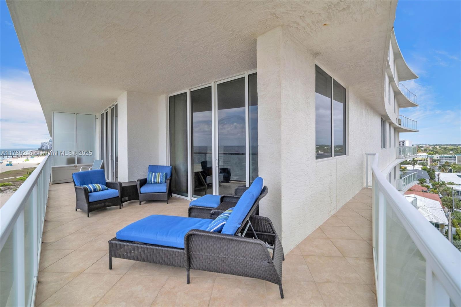 LUNA OCEAN RESIDENCES CON - Residential
