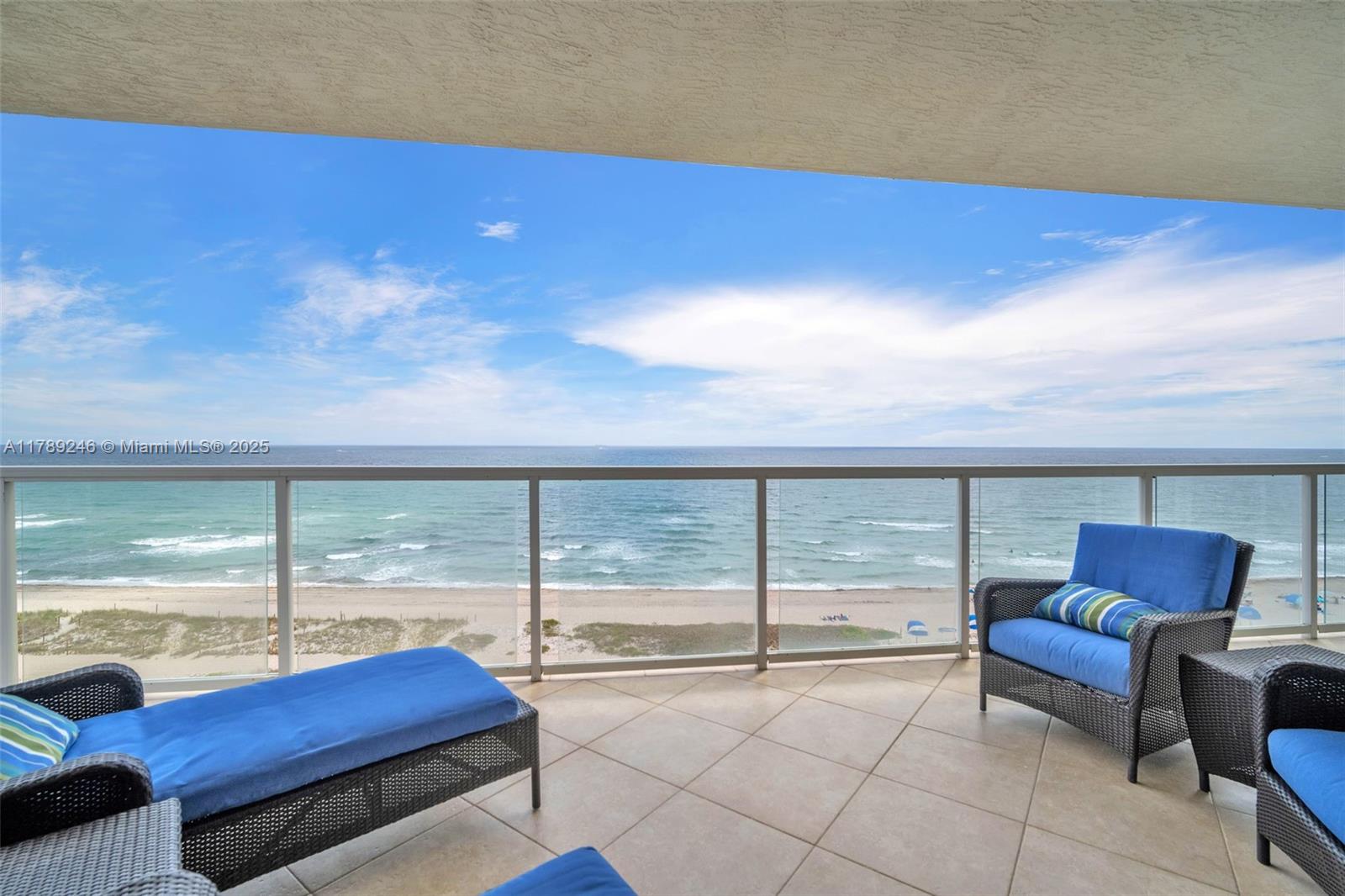 LUNA OCEAN RESIDENCES CON - Residential