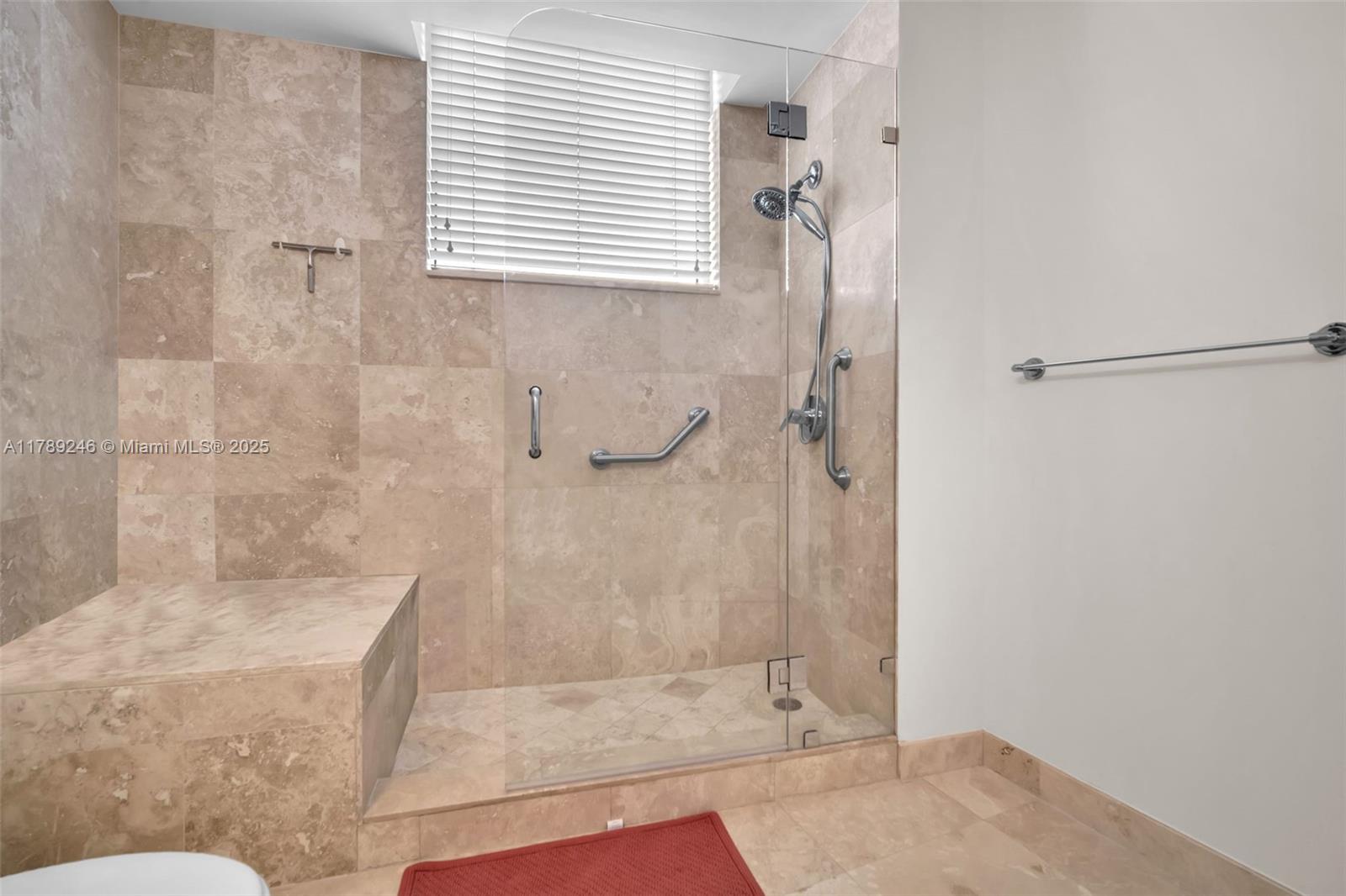 LUNA OCEAN RESIDENCES CON - Residential