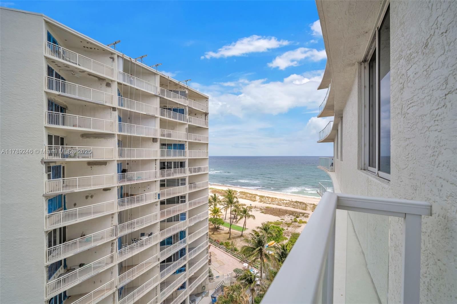 LUNA OCEAN RESIDENCES CON - Residential