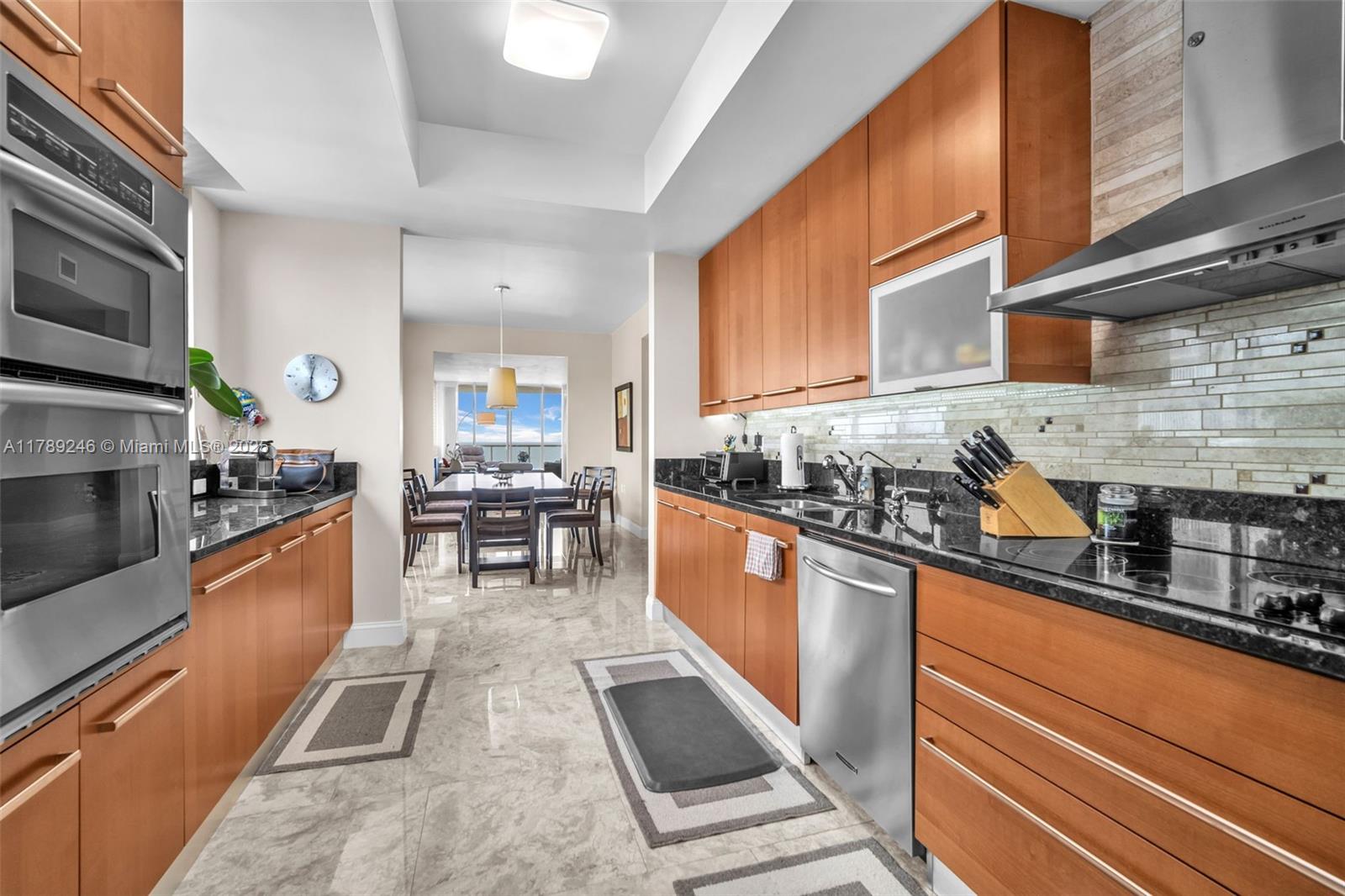 LUNA OCEAN RESIDENCES CON - Residential
