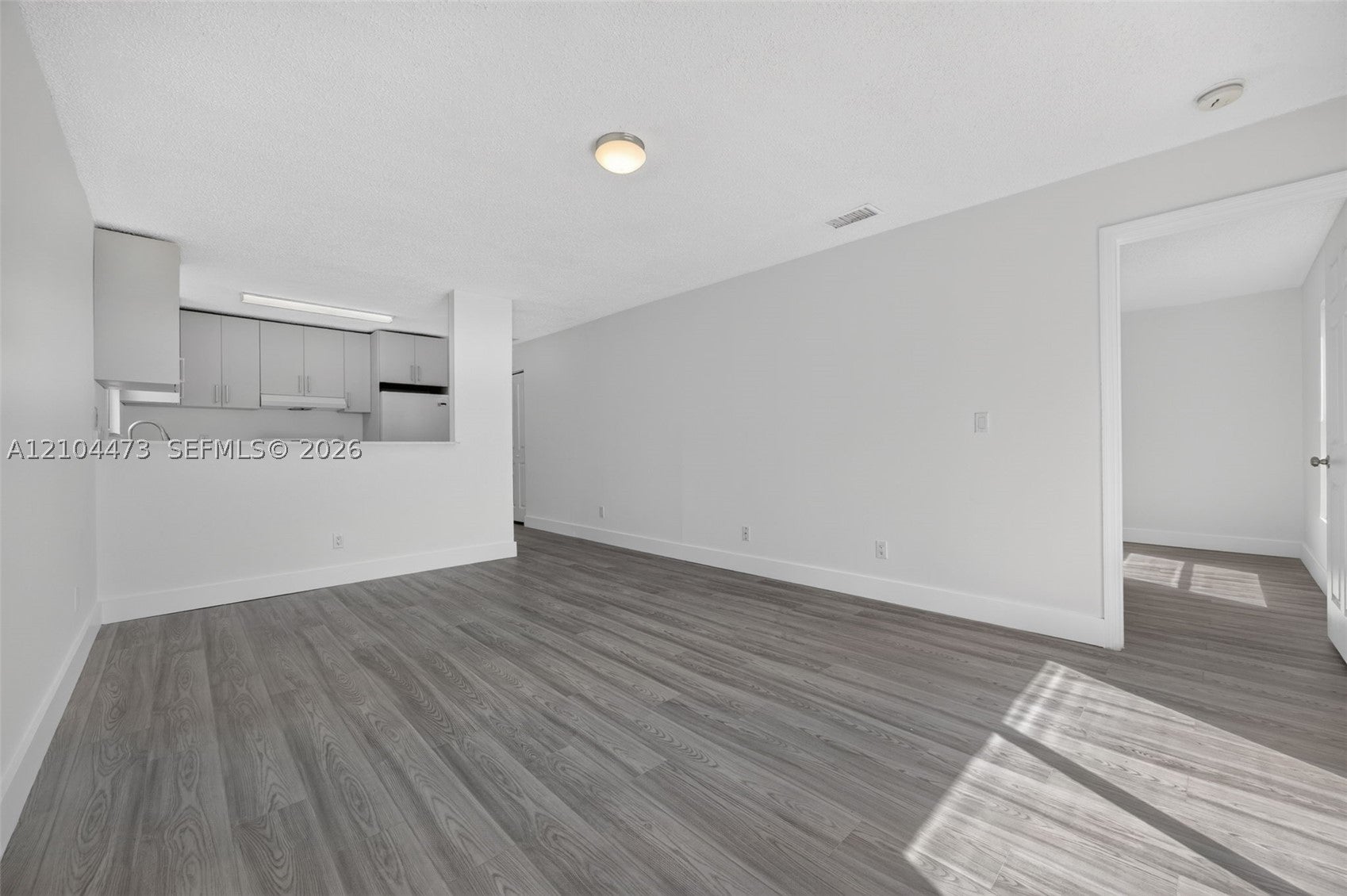 843 SW 10th St