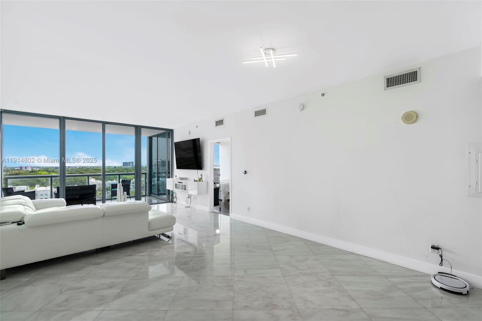 BLUE CONDO - Residential