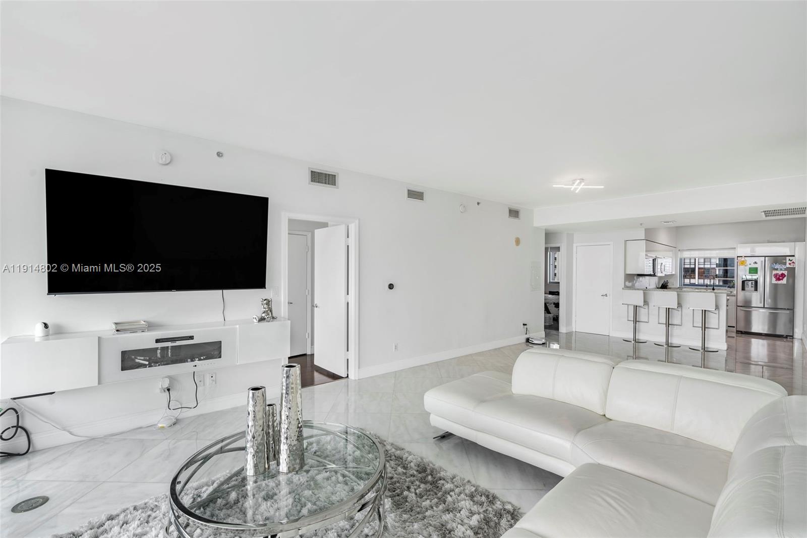 BLUE CONDO - Residential