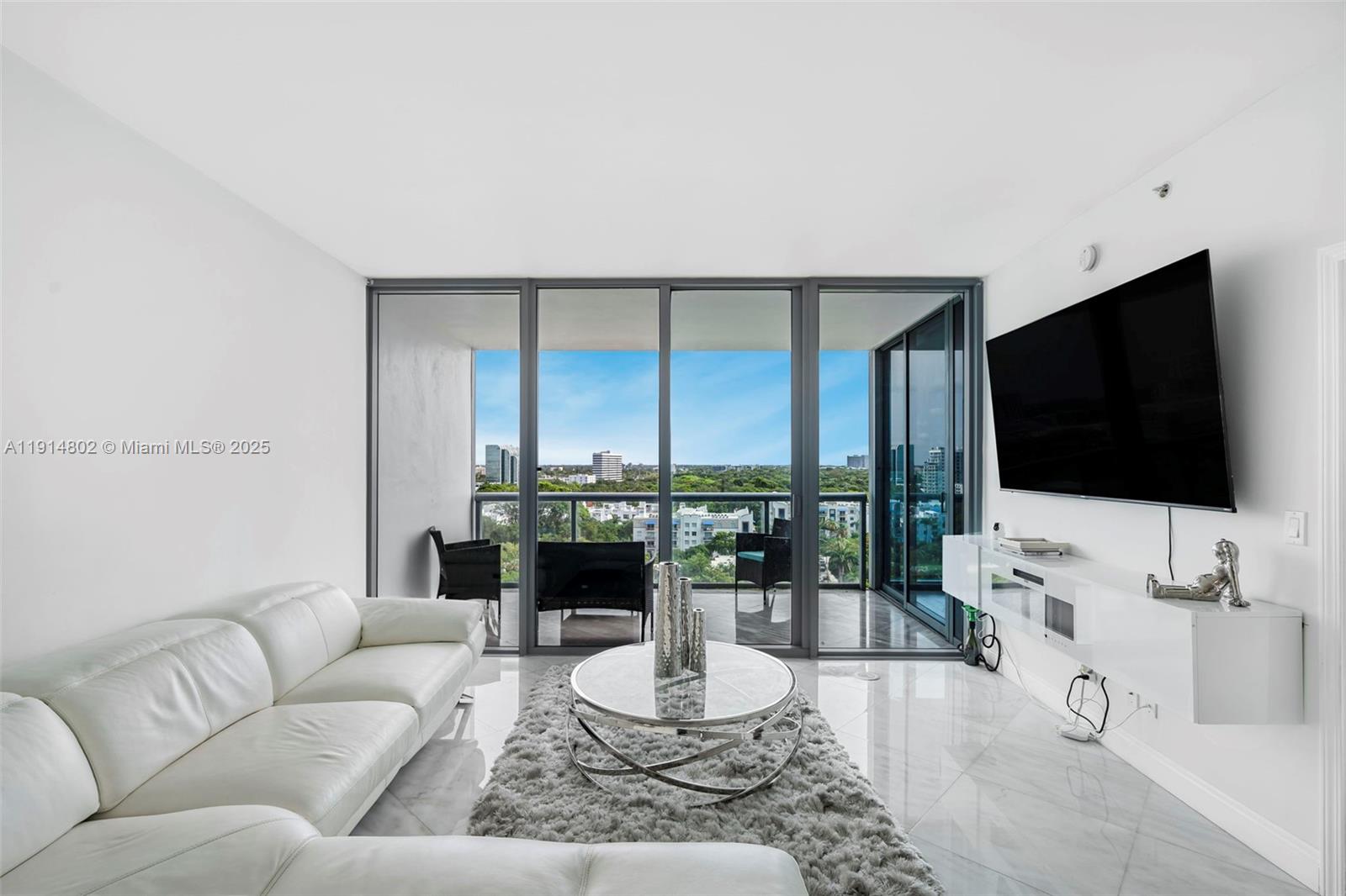 BLUE CONDO - Residential