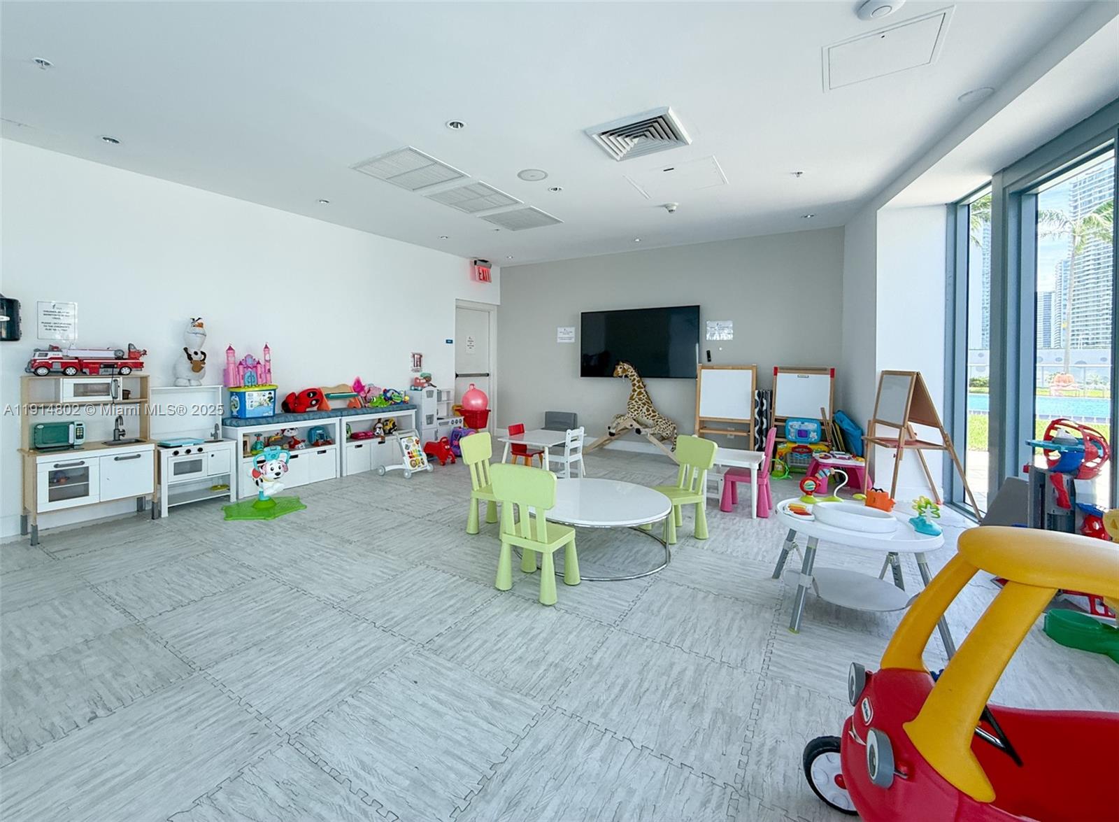 BLUE CONDO - Residential