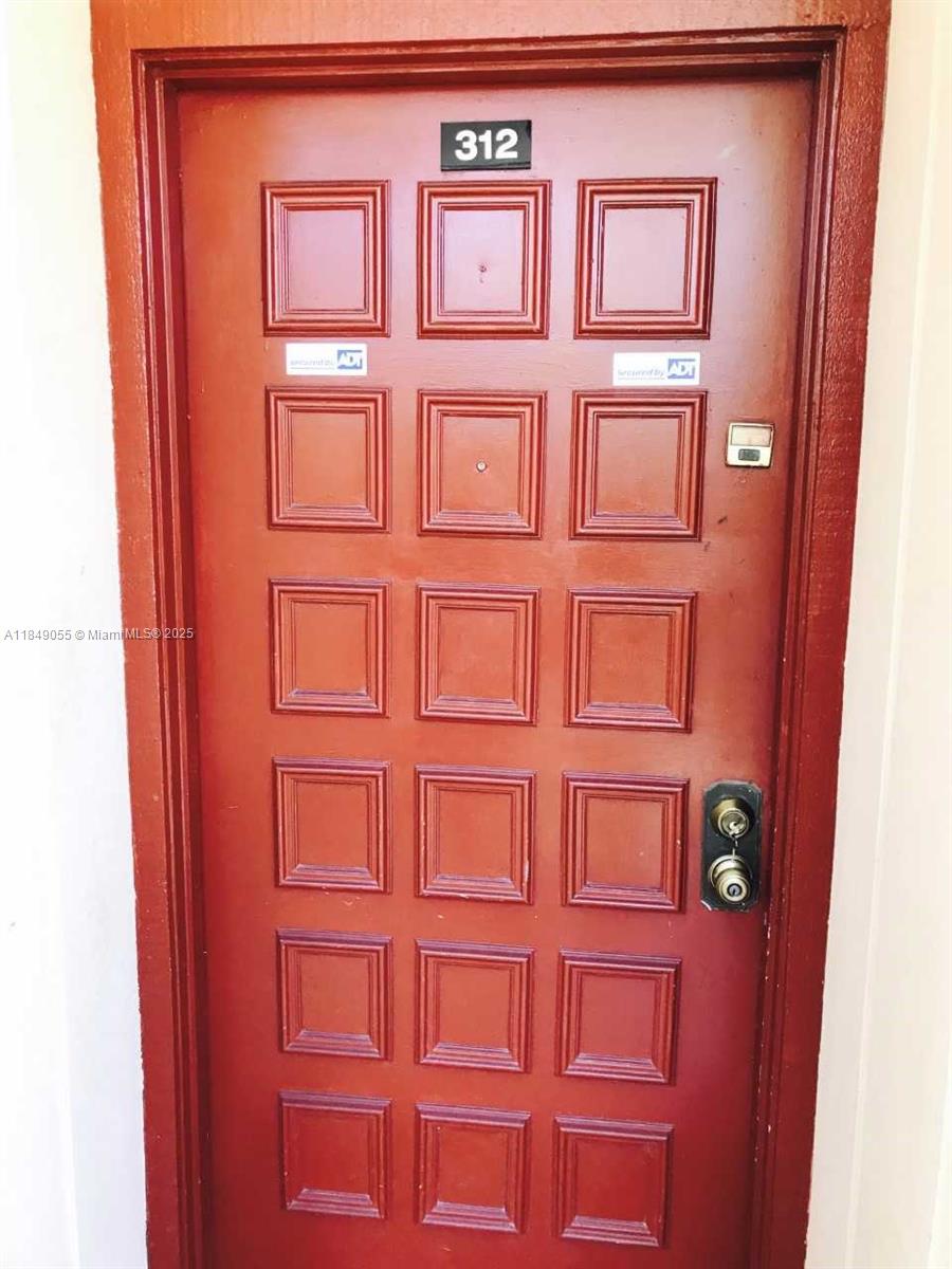 Beautiful 1 Bed, 1.5 Bath Apartment in the Heart of Kendall! Located in a quiet, well-maintained community featuring a pool, tennis court, and gated security. Conveniently close to major highways, shopping centers, top-rated restaurants, hospitals, and more. Don’t miss out on this amazing opportunity!